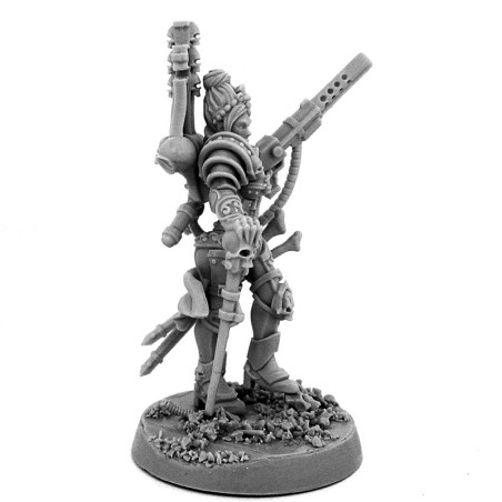 WE: Heresy Hunter Female Inquisitor with Flamer