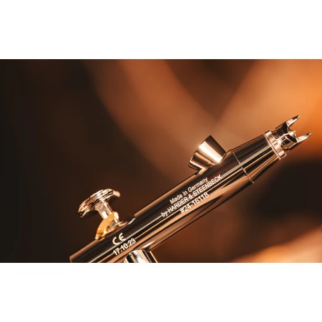 Aérographe: Harder and Steenbeck Infinity CRplus 2024 Solo 0.45mm