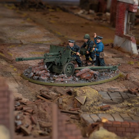 Bolt-Action-Zis-3-Divisional-Gun-with-Soviet-Naval-Brigade-Crew